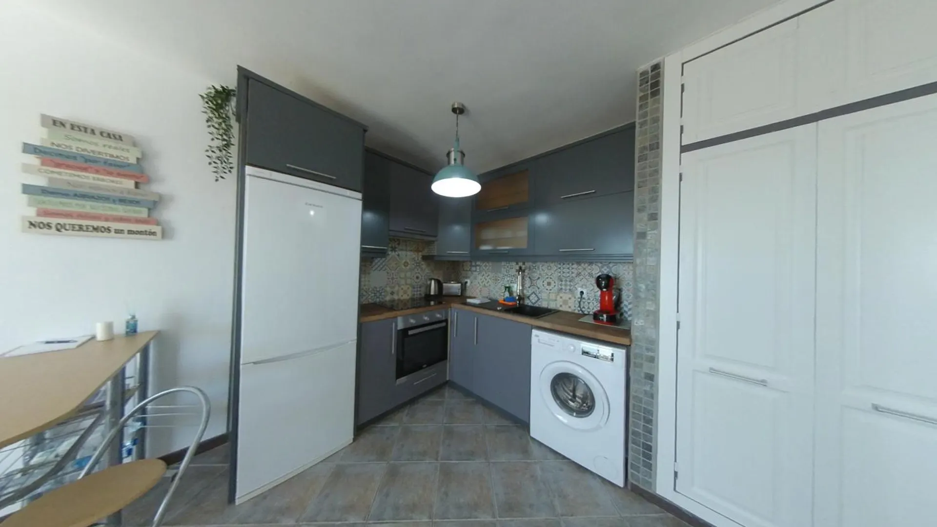 דירה אדחה 180 Seaview 1 Bedroom Flat With Swimming Pool